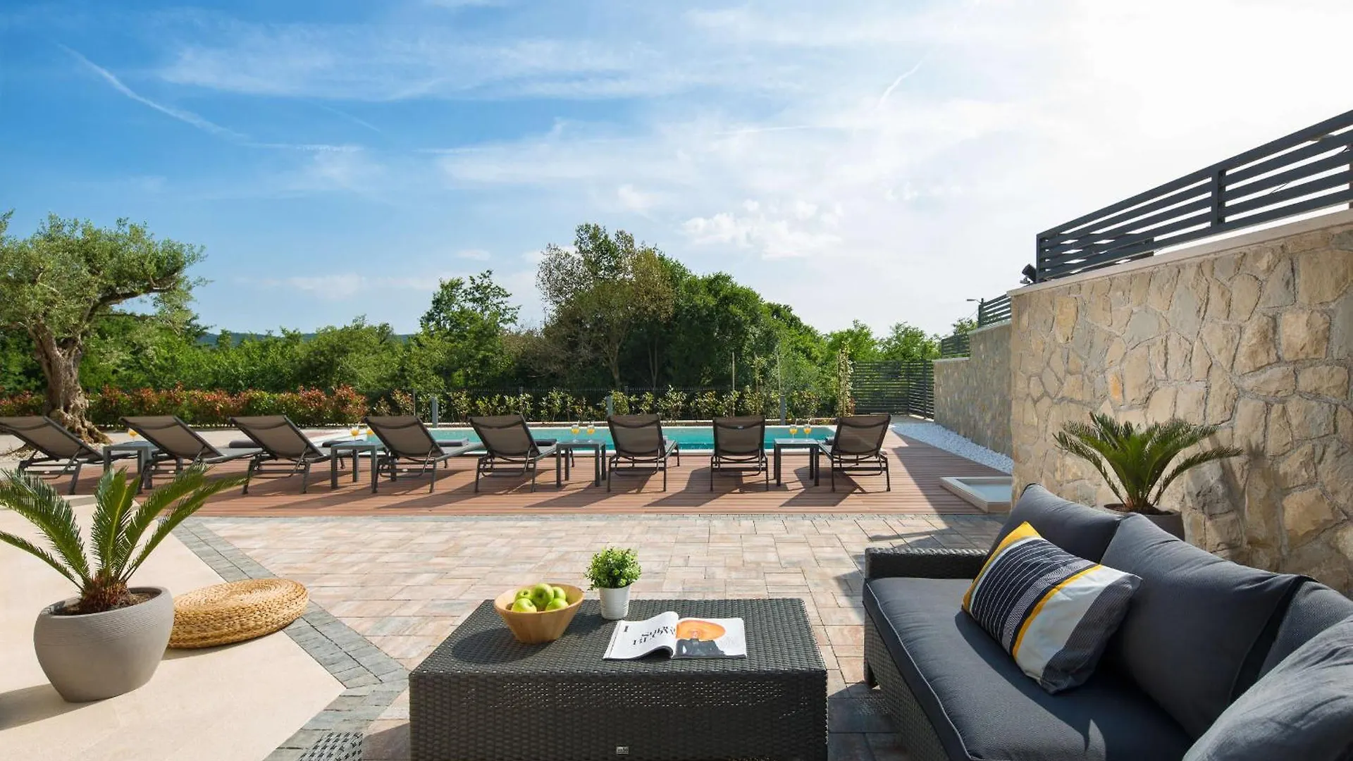 Villa Fabiana, A Luxurious And Spacious Villa, Few Minutes From The Beach Labin  Labin (Istria)