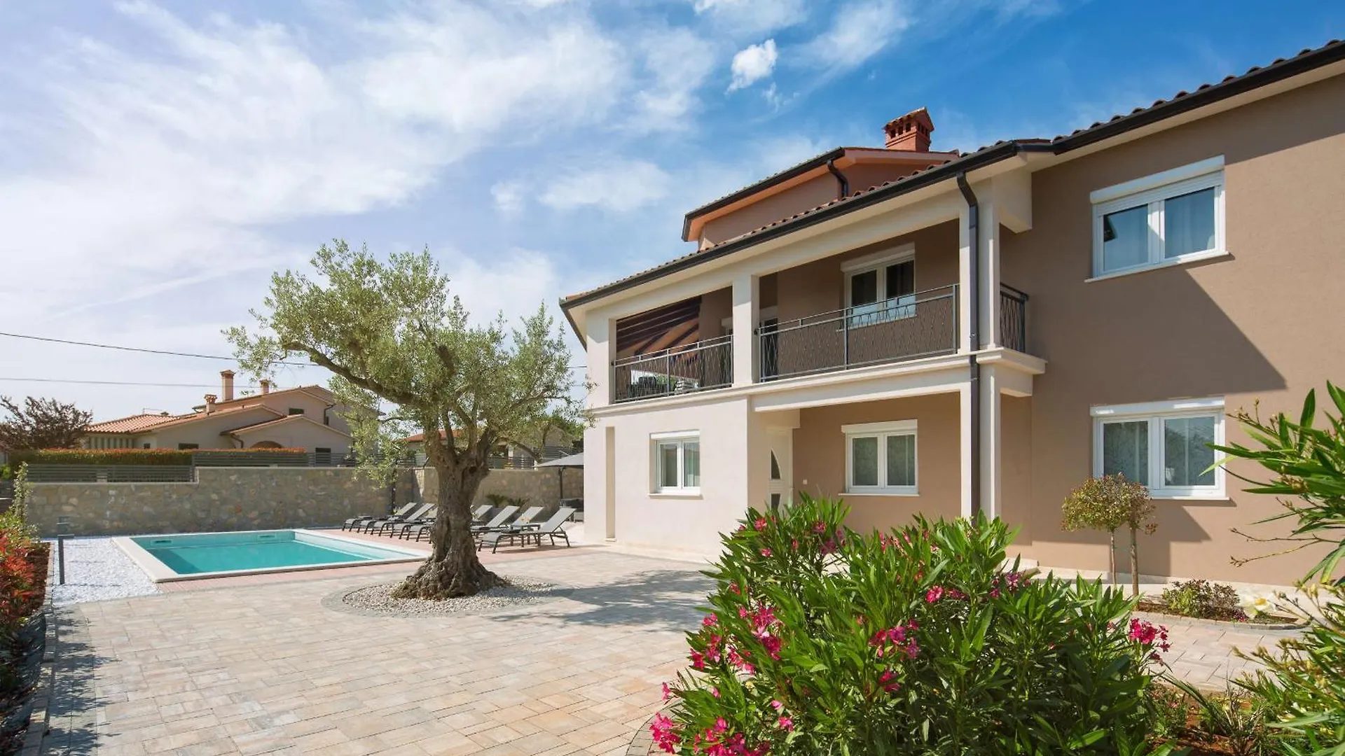 Villa Fabiana, A Luxurious And Spacious Villa, Few Minutes From The Beach Labin  Croatia