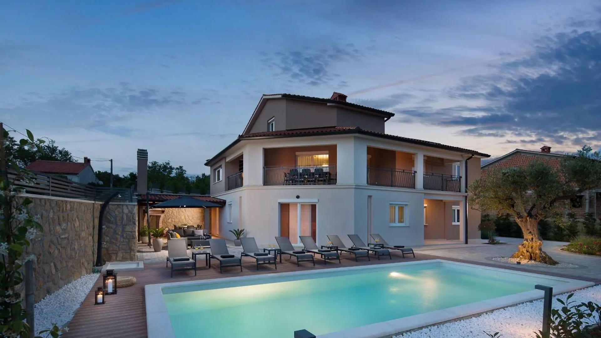Villa Fabiana, A Luxurious And Spacious Villa, Few Minutes From The Beach Labin